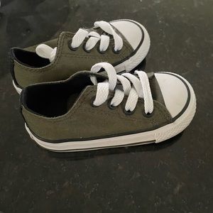BNWOT Baby Converses- olive green! Size 5 T
